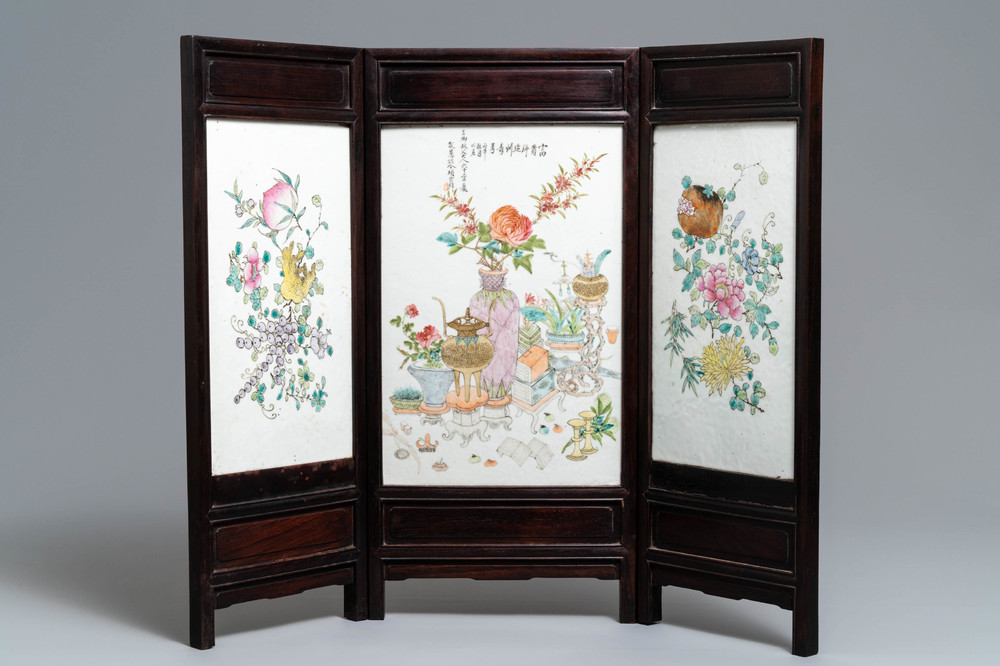 A Chinese threefold table screen with qianjiang cai plaques, 19/20th C.