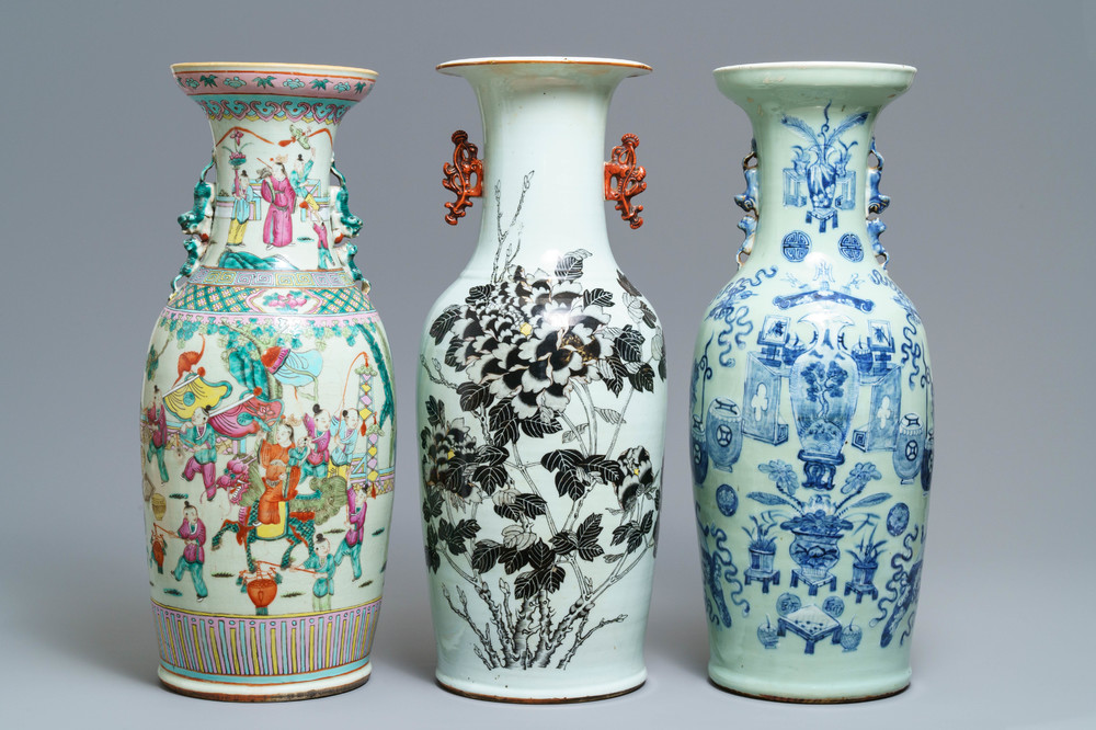 Trois vases en porcelaine de Chine bleu et blanc, famille rose et qianjiang cai, 19&egrave;me
