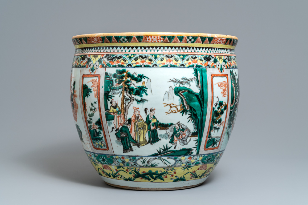 A Chinese famille verte 'immortals' fish bowl, 19th C.