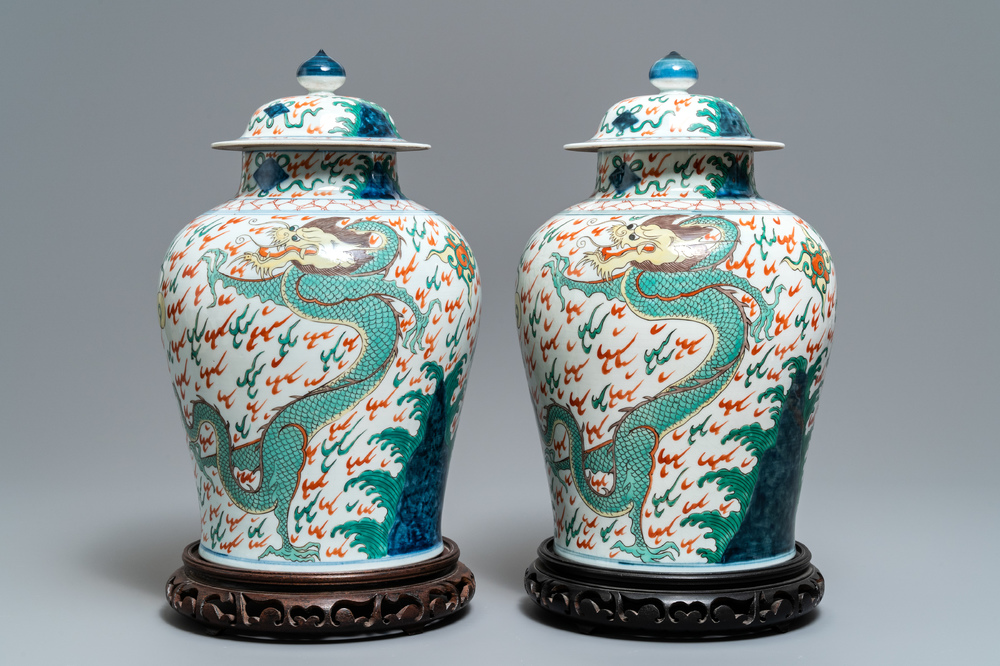 A pair of wucai-style vases and covers with dragons, Samson, Paris, 19th C