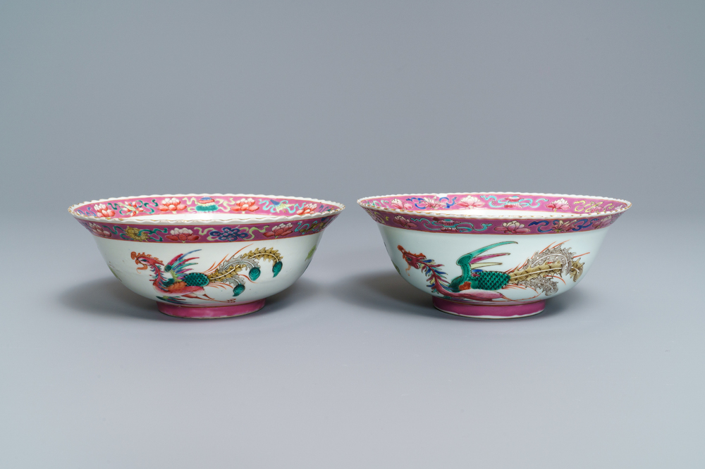 A pair of Chinese Straits or Peranakan market famille rose bowls with phoenixes, 19th C.