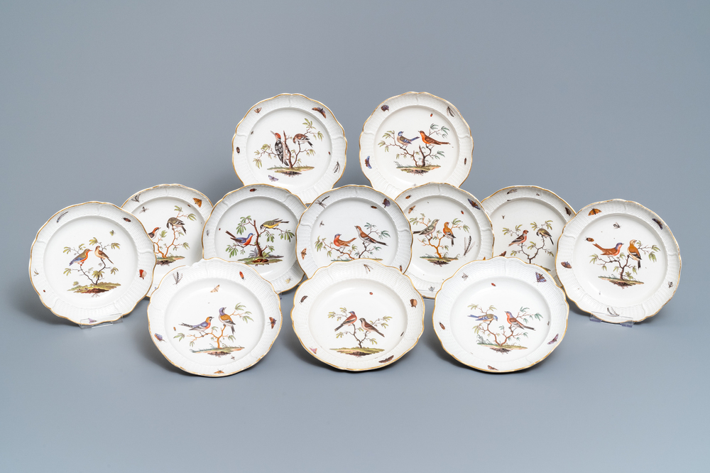 Douze assiettes ornithologiques en porcelaine polychrome de Ludwigsburg, Allemagne, 2&egrave;me moiti&eacute; du 18&egrave;me