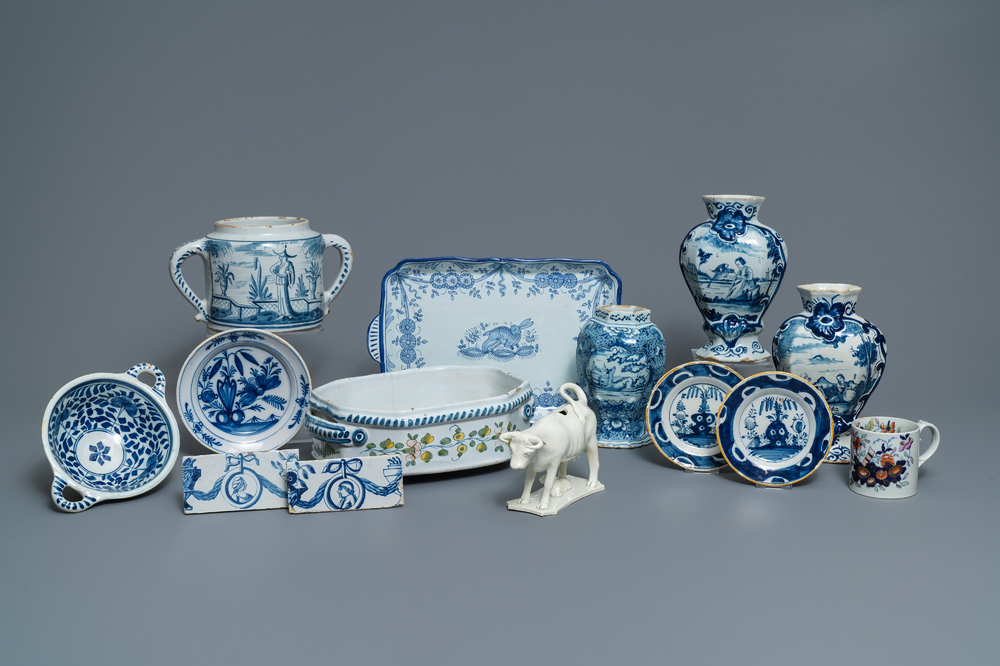 Une collection vari&eacute;e en fa&iuml;ence de Delft et autres, 18&egrave;me et apr&egrave;s