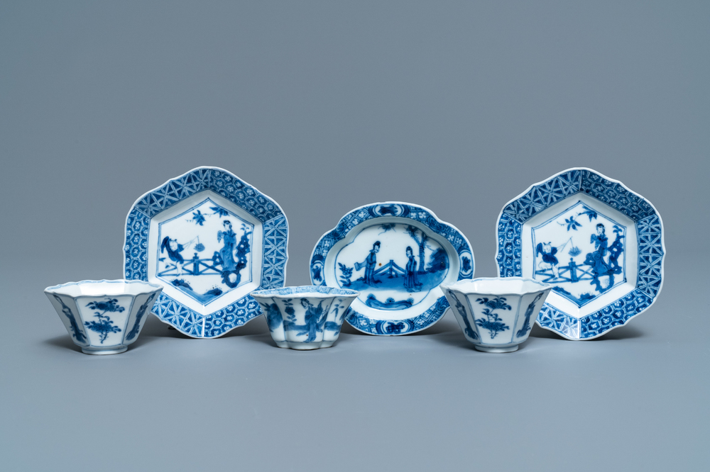 Trois tasses et soucoupes en porcelaine de Chine bleu et blanc, marques de hall et de Chenghua, Kangxi