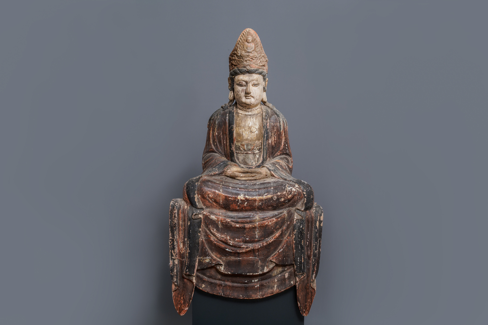 Une figure d'une Bodhisattva en bois peint, Chine, 18/19&egrave;me