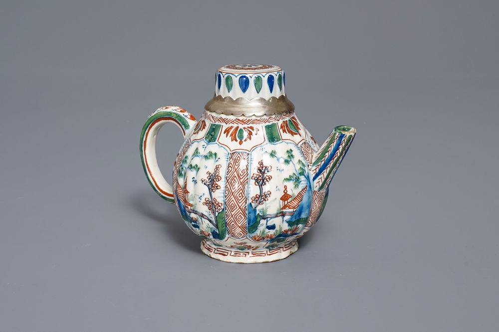 A ribbed Dutch Delft cashmere palette teapot, 17/18th C.