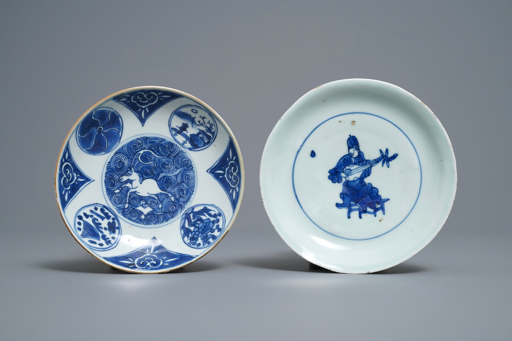 Deux assiettes en porcelaine de Chine en bleu et blanc de type ko-sometsuke pour le march&eacute; japonais, Tianqi