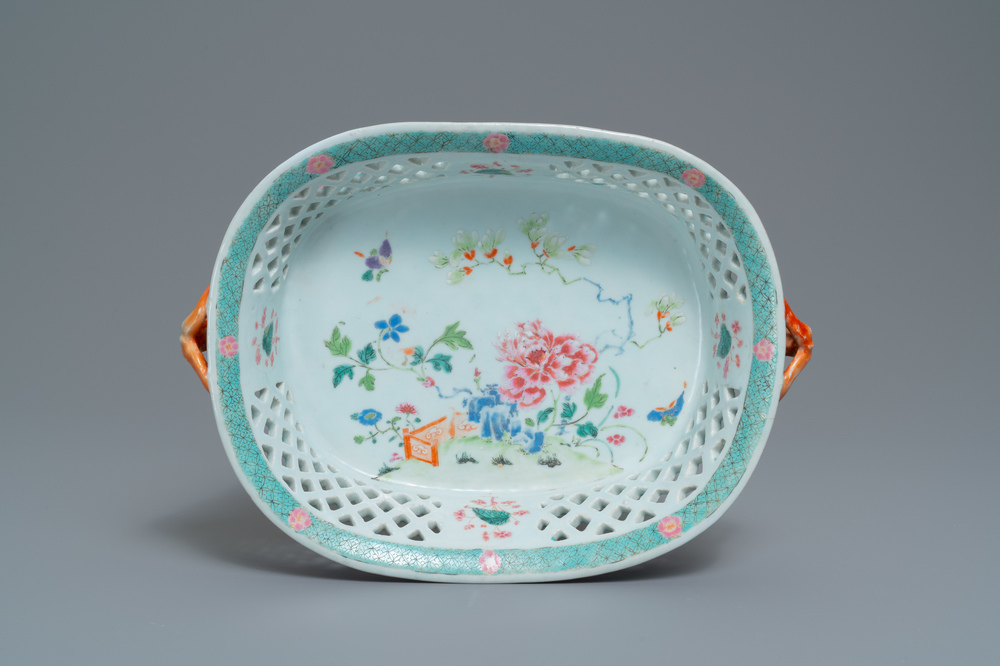 Un grand panier ajour&eacute; en porcelaine de Chine famille rose, Qianlong