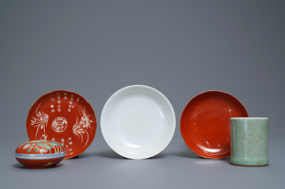 A varied collection of monochrome Chinese porcelain, 19/20th C.