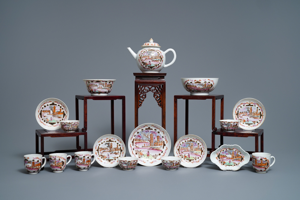 Een Chinees famille rose 17-delig theeservies in Meissen-stijl met verguld decor, Qianlong