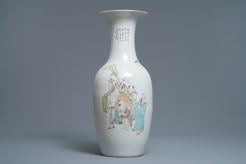 A Chinese qianjiang cai vase with figures and birds, 19/20th C.