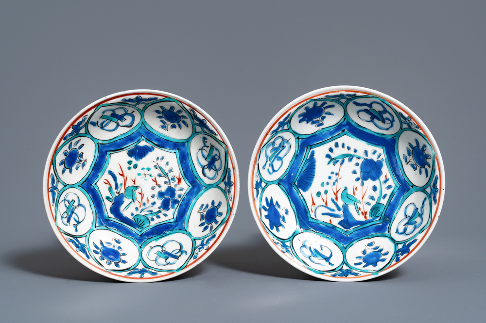 A pair of Japanese Wanli-style Kakiemon plates, Edo, 17th C.