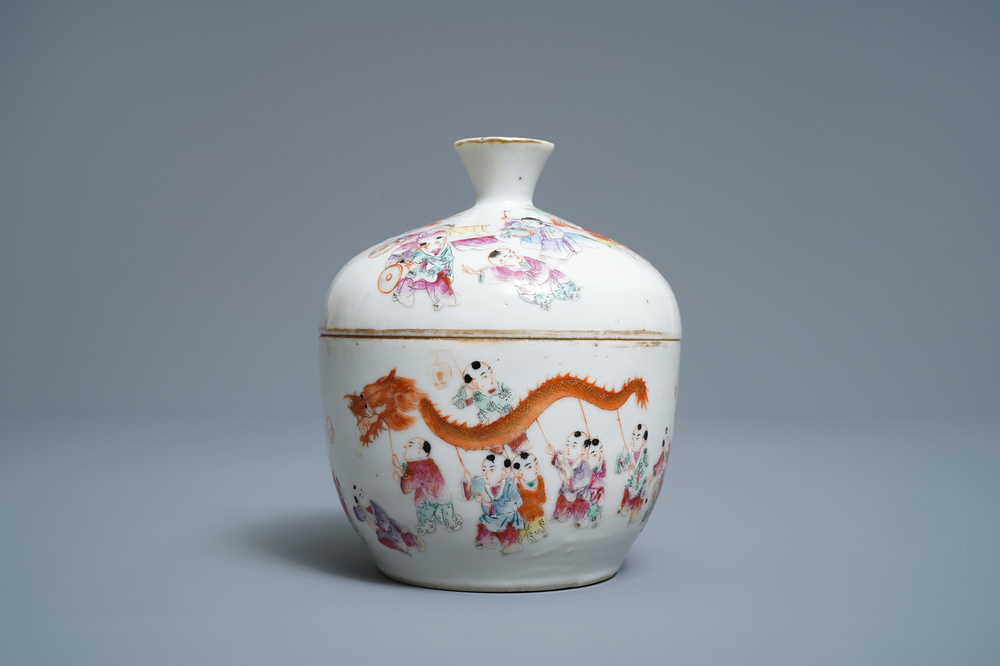 A Chinese famille rose 'spring festival' bowl and cover, Guangxu mark, 19/20th C.