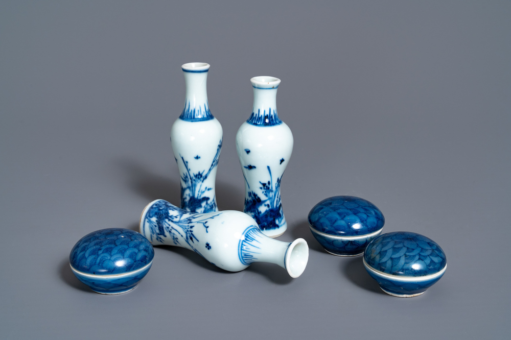 Three Chinese blue and white vases and three covered boxes, Hatcher cargo shipwreck, Transitional period