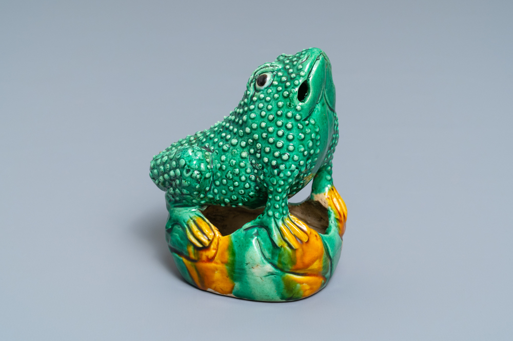A Chinese verte biscuit model of a toad, Kangxi