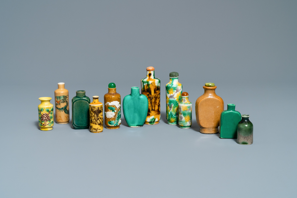Twelve Chinese monochrome and sancai-glazed snuff bottles, 19/20th C.