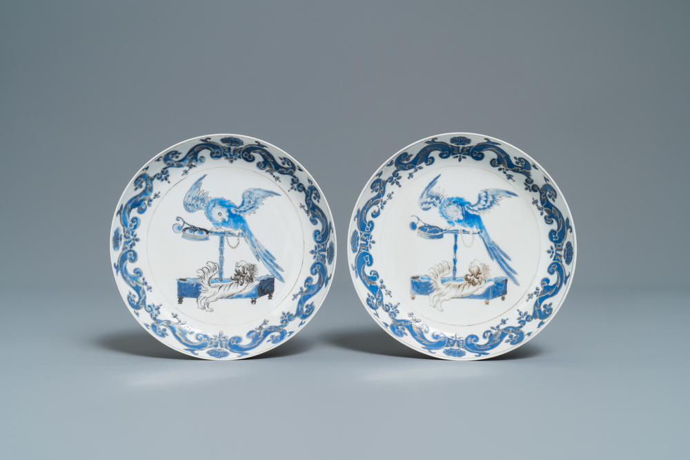 Une paire de coupes aux perroquets en porcelaine de Chine coquille d'oeuf des 'Ateliers Pronk', Yongzheng/Qianlong