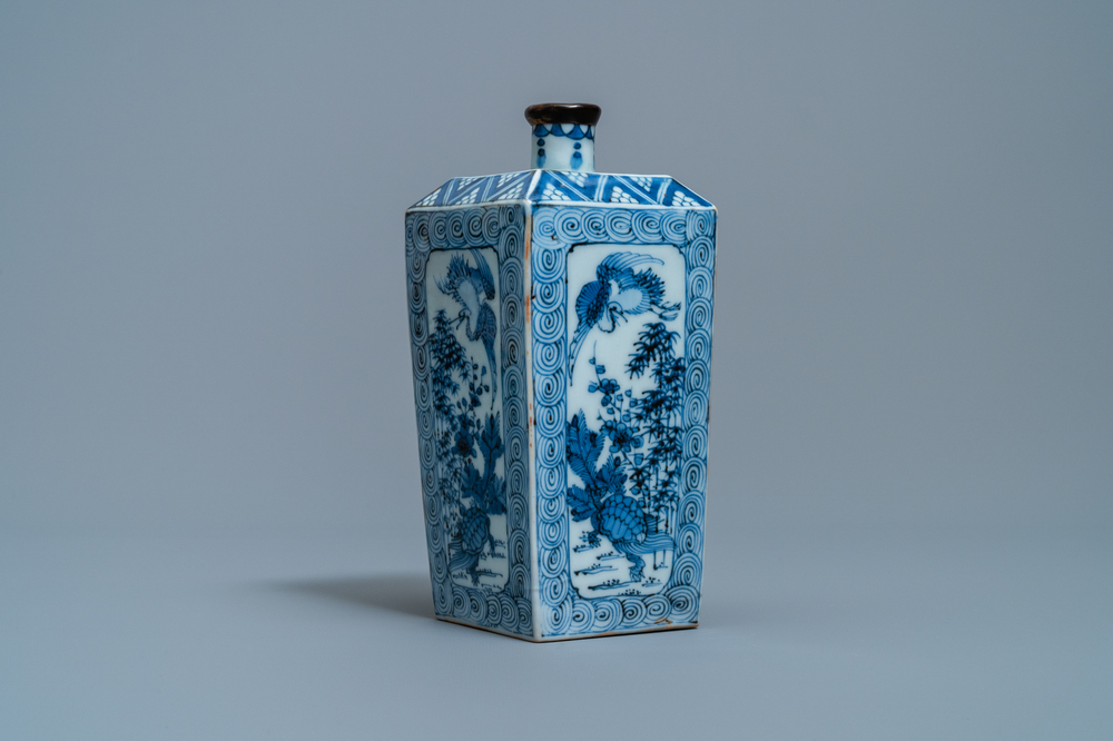 A square Japanese blue and white Arita flask, Edo, 17/18th C.