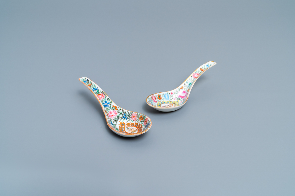 A pair of Chinese Thai market Bencharong spoons, 19th C.