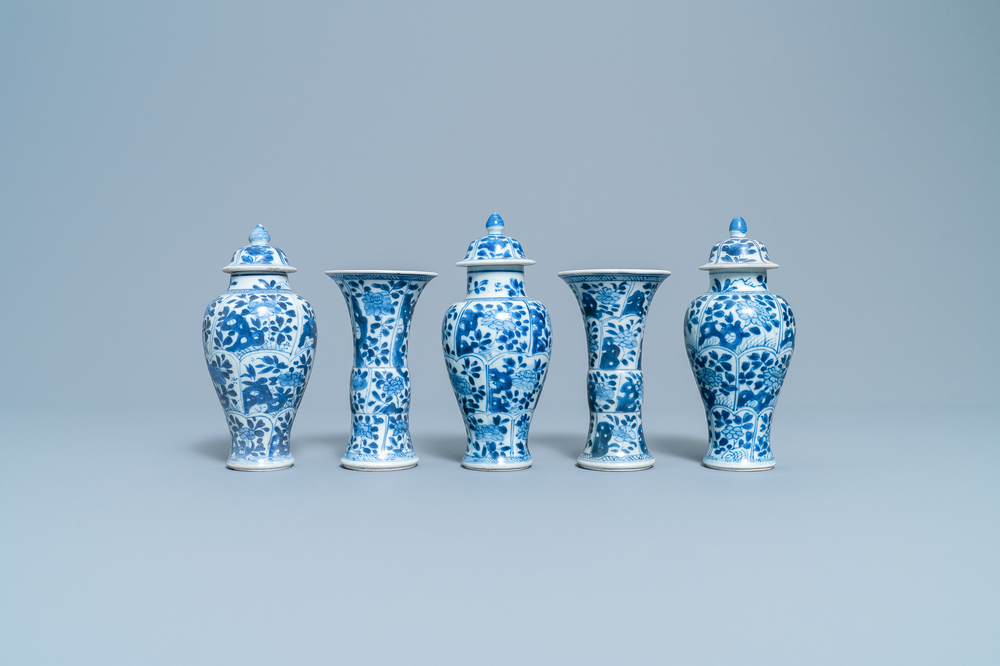 A Chinese blue and white five-piece garniture, Vung Tau Cargo, Kangxi