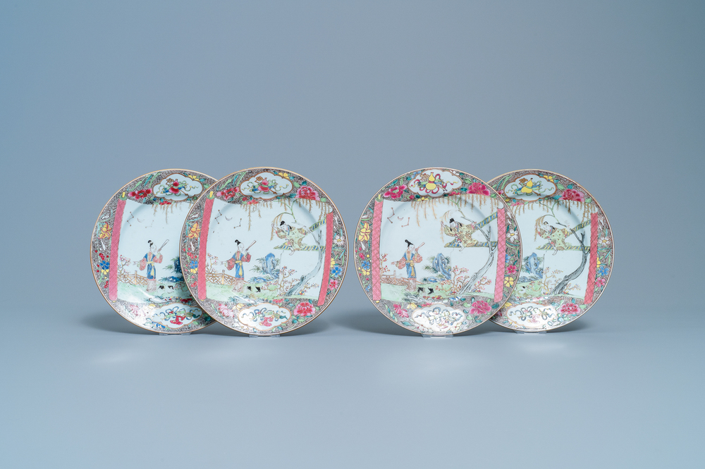 Deux paires d'assiettes en porcelaine de Chine famille rose &agrave; d&eacute;cor de 'La romance de la chambre de l'ouest', Qianlong