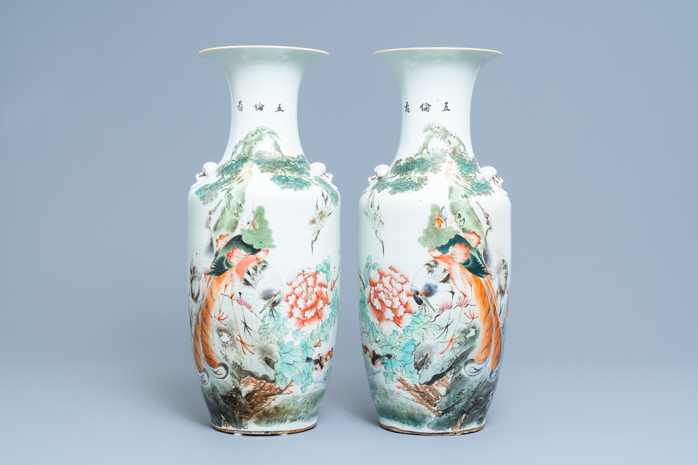 A pair of Chinese qianjiang cai vases with birds among foliage, 19/20th C.