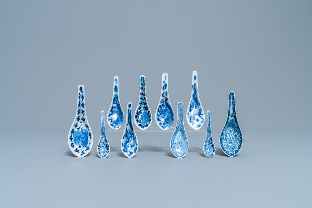 Dix cuill&egrave;res en porcelaine de Chine en bleu et blanc pour le march&eacute; Straits ou Peranakan, 19/20&egrave;me