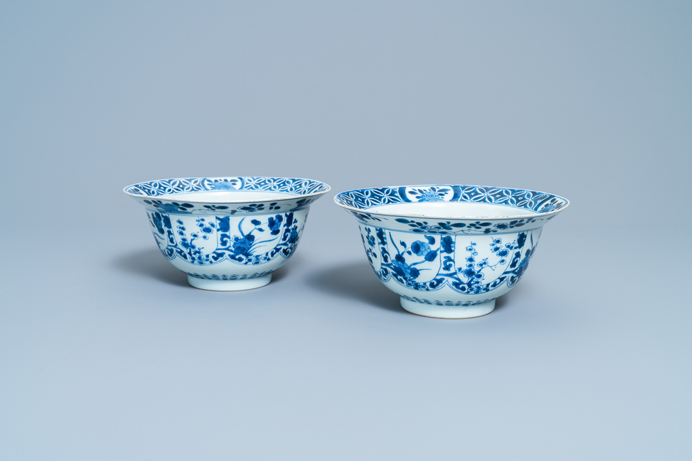 A pair of Chinese blue and white bowls, Kangxi