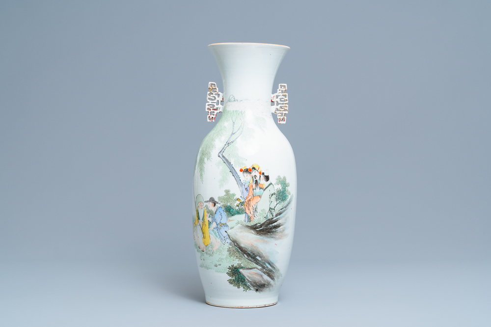 A Chinese qianjiang cai vase with figures in a landscape, Jiangxi Ciye Gongsi mark, Republic