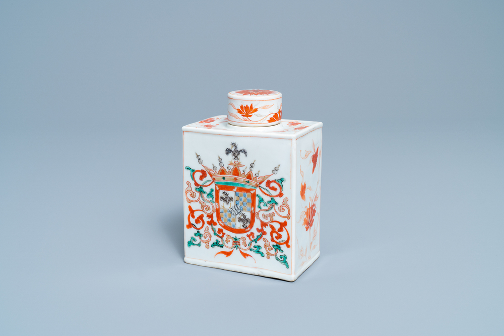 A Chinese Portuguese market famille verte armorial tea caddy with the arms of Ataide, Kangxi