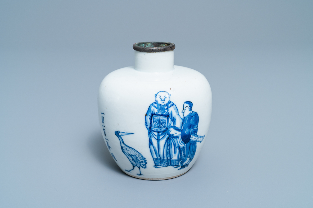 Un vase en porcelaine de Chine 'Bleu de Hue' pour le Vietnam, 19&egrave;me
