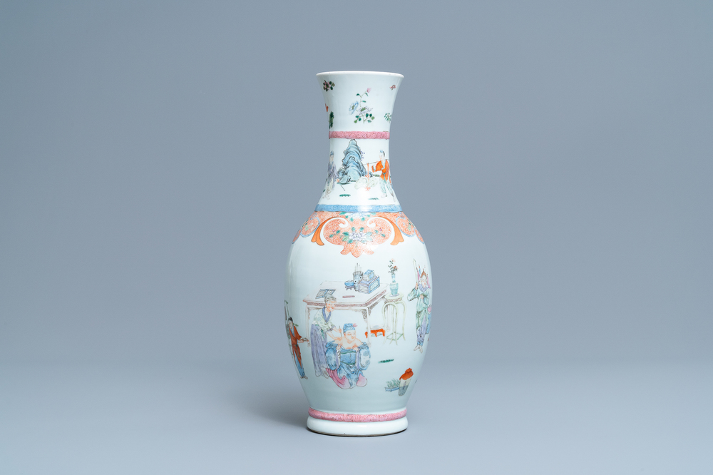 A Chinese famille rose vase with a tattoo scene from 'Jing Zhang Bao Guo', Qianlong mark, 19/20th C.