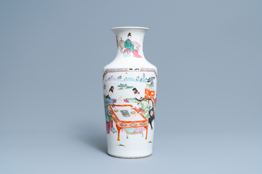 Un vase en porcelaine de Chine famille rose &agrave; d&eacute;cor de femmes qui jouent au go, Yongzheng