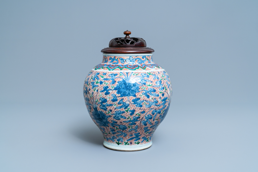 A Chinese wucai vase with floral design, Transitional period