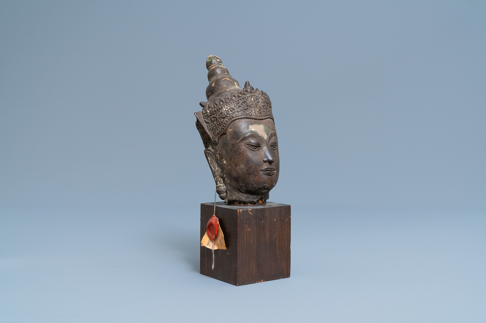 Une t&ecirc;te de Bodhisattva en bronze, Tha&iuml;lande, 18/19&egrave;me