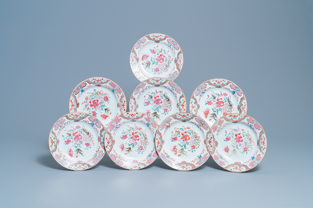 Huit assiettes en porcelaine de Chine famille rose, Qianlong