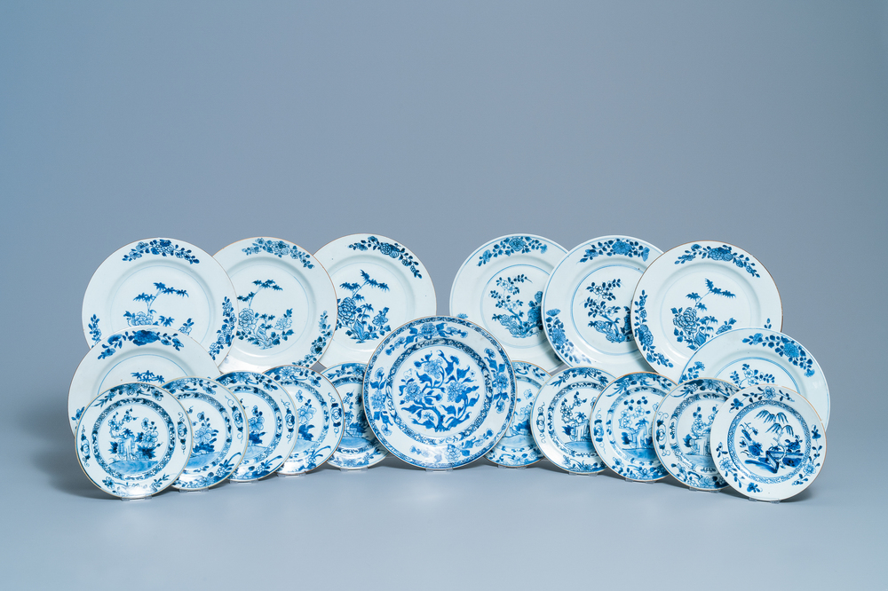 Nineteen Chinese blue and white plates, Qianlong
