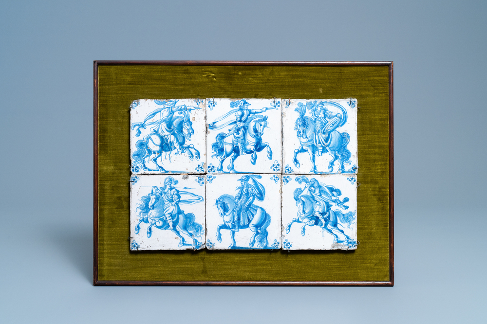 Six carreaux en fa&iuml;ence de Delft en bleu et blanc &agrave; d&eacute;cor de chevaliers, 17/18&egrave;me