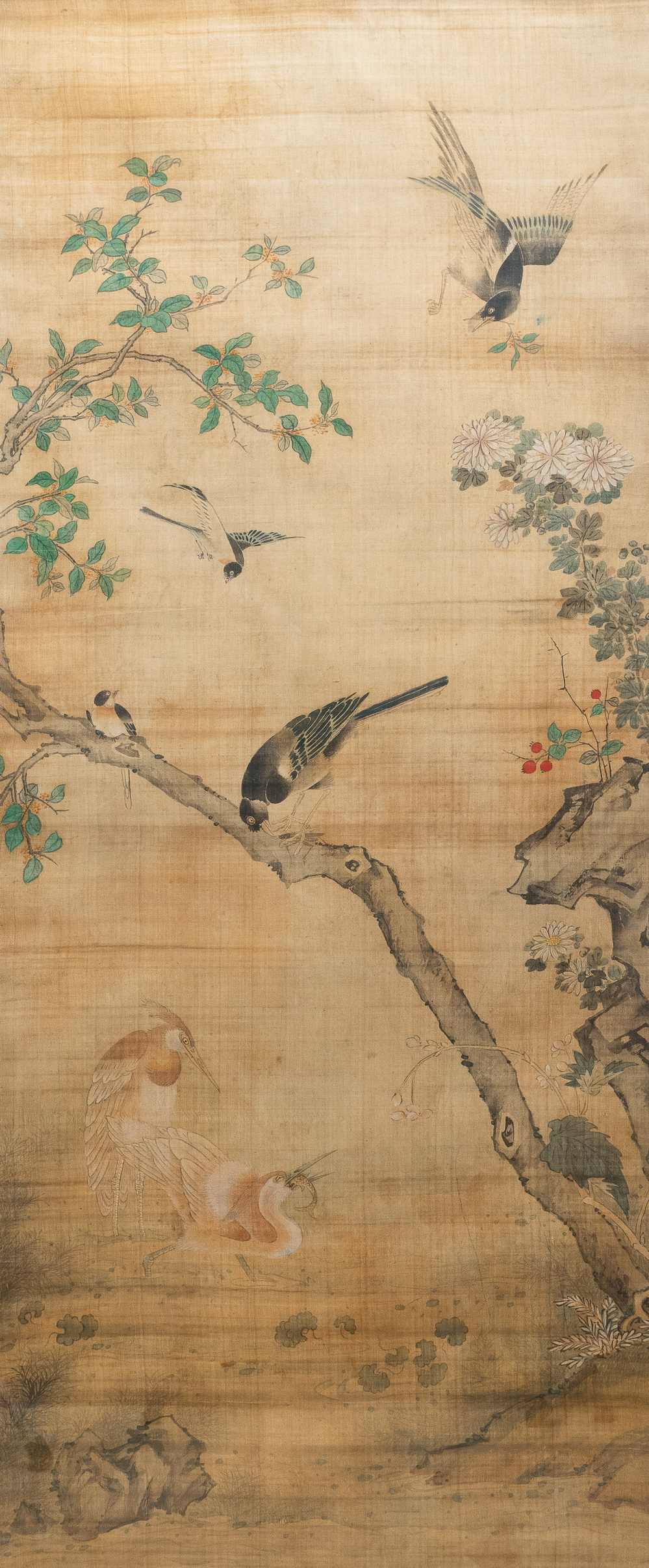 Ecole chinoise, encre et couleurs sur soie, 18/19&egrave;me: 'Des oiseaux et leurs proies'