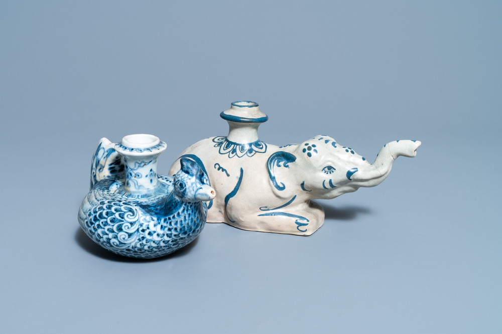 Un kendi en forme de canard en porcelaine de Chine en bleu et blanc et un vietnamien en forme d'&eacute;l&eacute;phant, Ming et 19&egrave;me