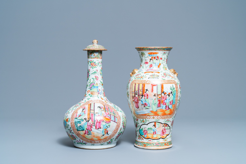 Deux vases en porcelaine de Chine famille rose de Canton, 19&egrave;me