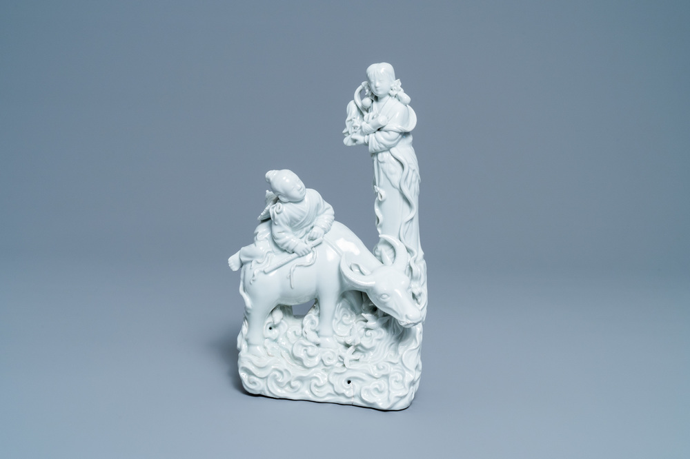 Een Chinese blanc de Chine groep met mythologisch decor, Republiek