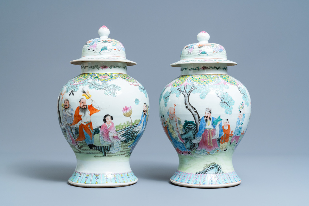 Two Chinese famille rose vases and covers, Qianlong mark, 19/20th C.