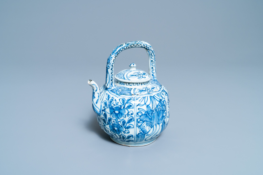 A Chinese blue and white wine ewer and cover, Wanli