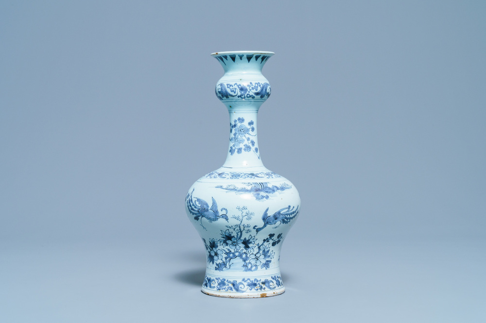 A Dutch Delft blue and white garlic head chinoiserie vase, late 17th C.