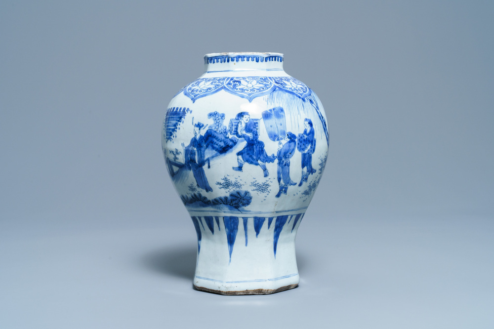 A Chinese blue and white octagonal vase, Transitional period