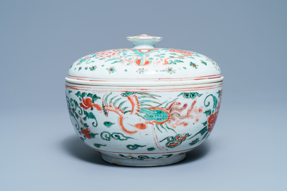 A Chinese wucai bowl and cover, Transitional period