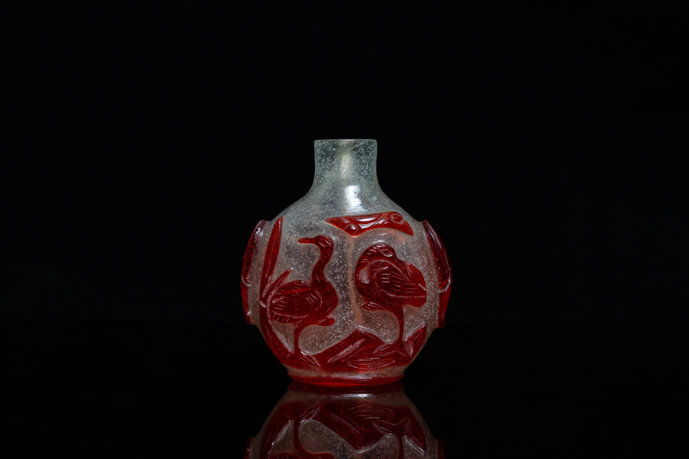 A Chinese red and white overlay glass snuff bottle, 18th C