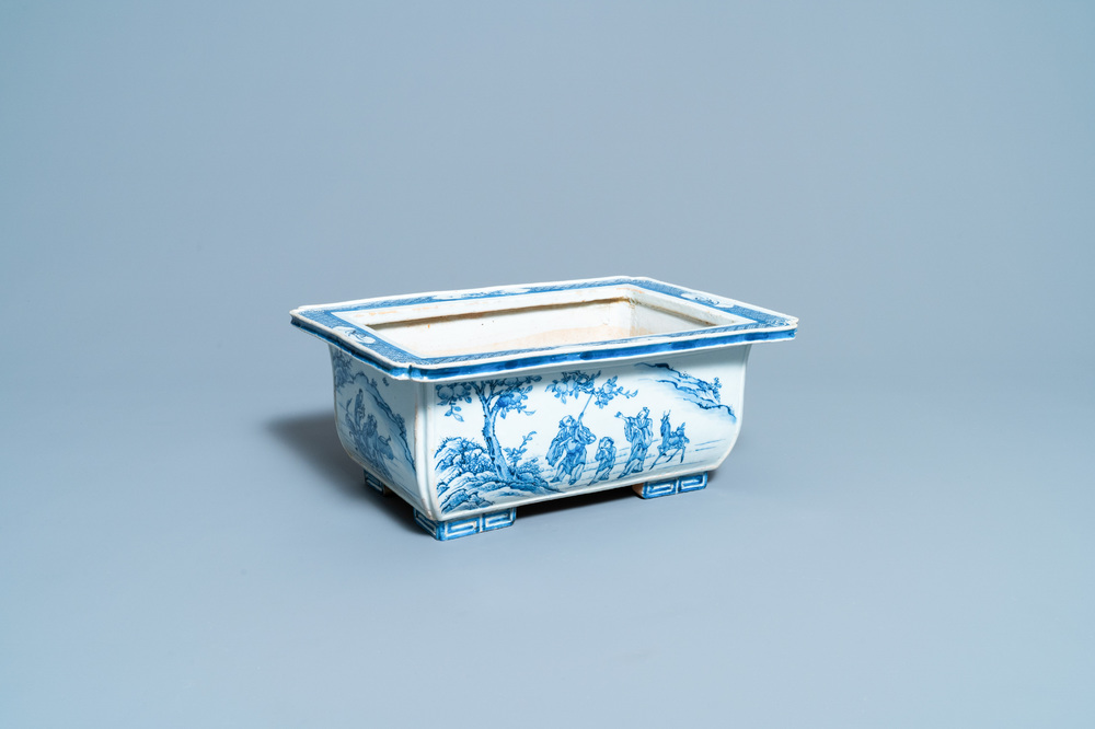 A Chinese blue and white rectangular jardini&egrave;re, Kangxi/Yongzheng