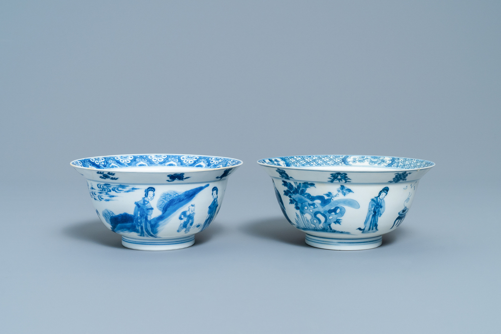 Twee Chinese blauw-witte kommen, Kangxi